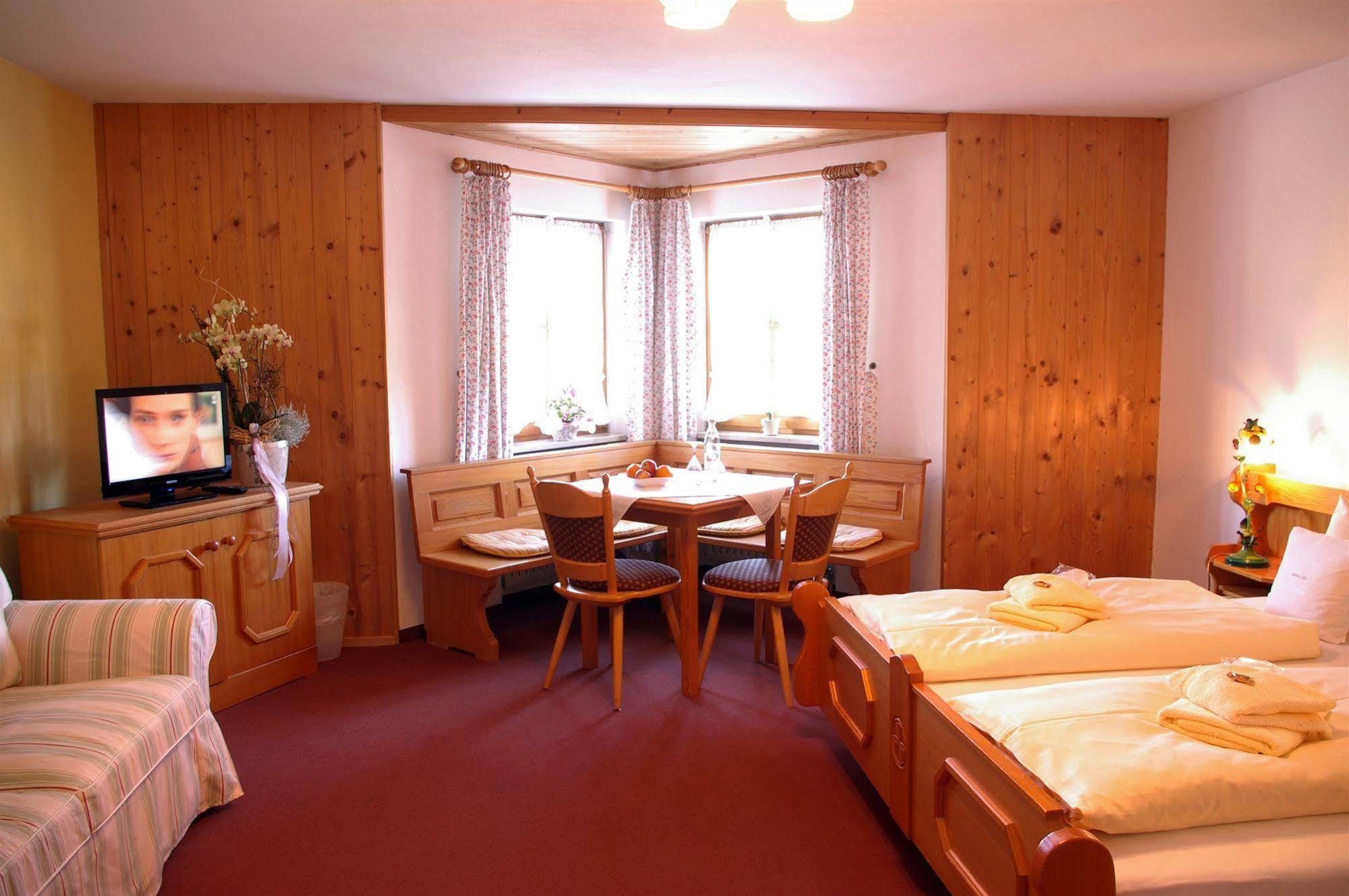 Landgasthof Goldener Pflug Frasdorf Luaran gambar